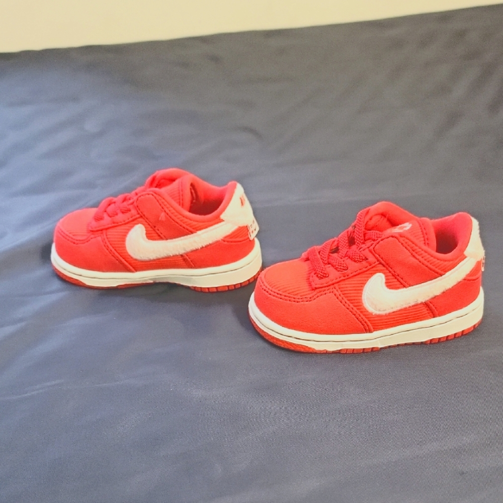 Valentine Edition Red Nike Dunks For Toddlers
